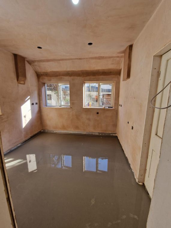 Bare room before the kitchen fit