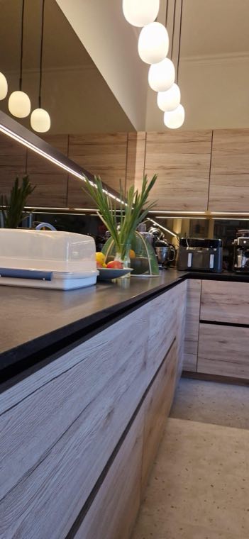 Kitchen worktop and pendant lighting